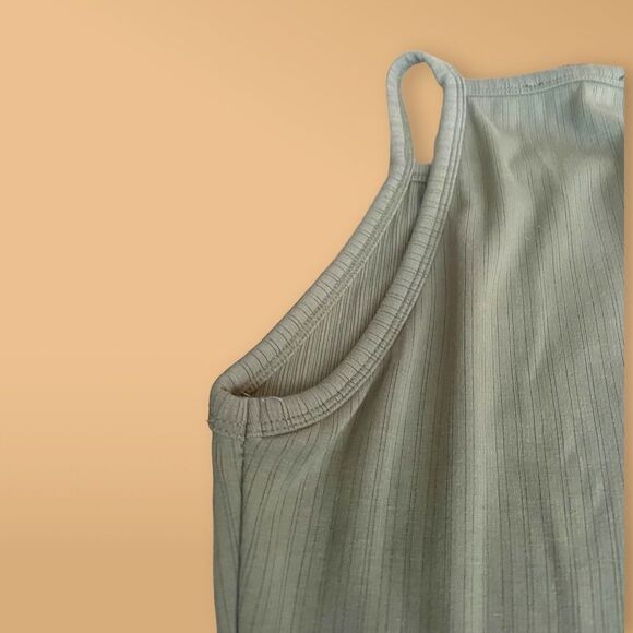 Forever 21 | NWOT Ribbed Cropped Tank Top Size XS Set of Two - Picture 3 of 4